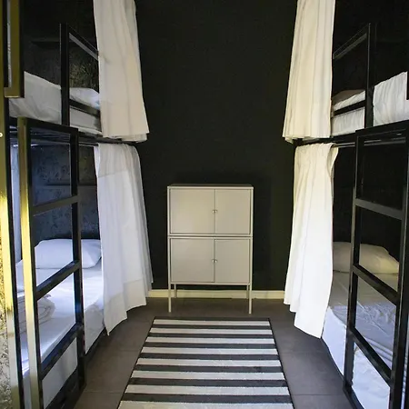Hostel Bombarda 51 - &